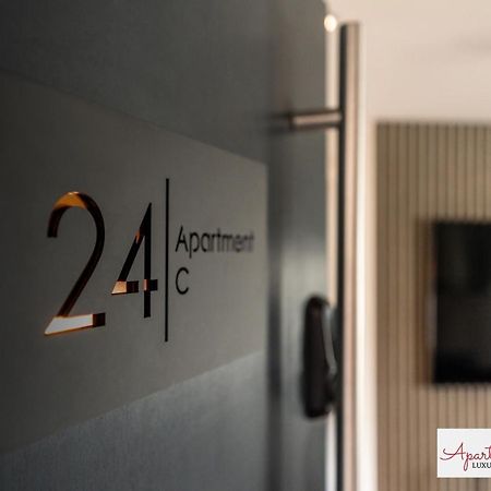 Beautiful Studio Apartment - London ハウンズロー エクステリア 写真
