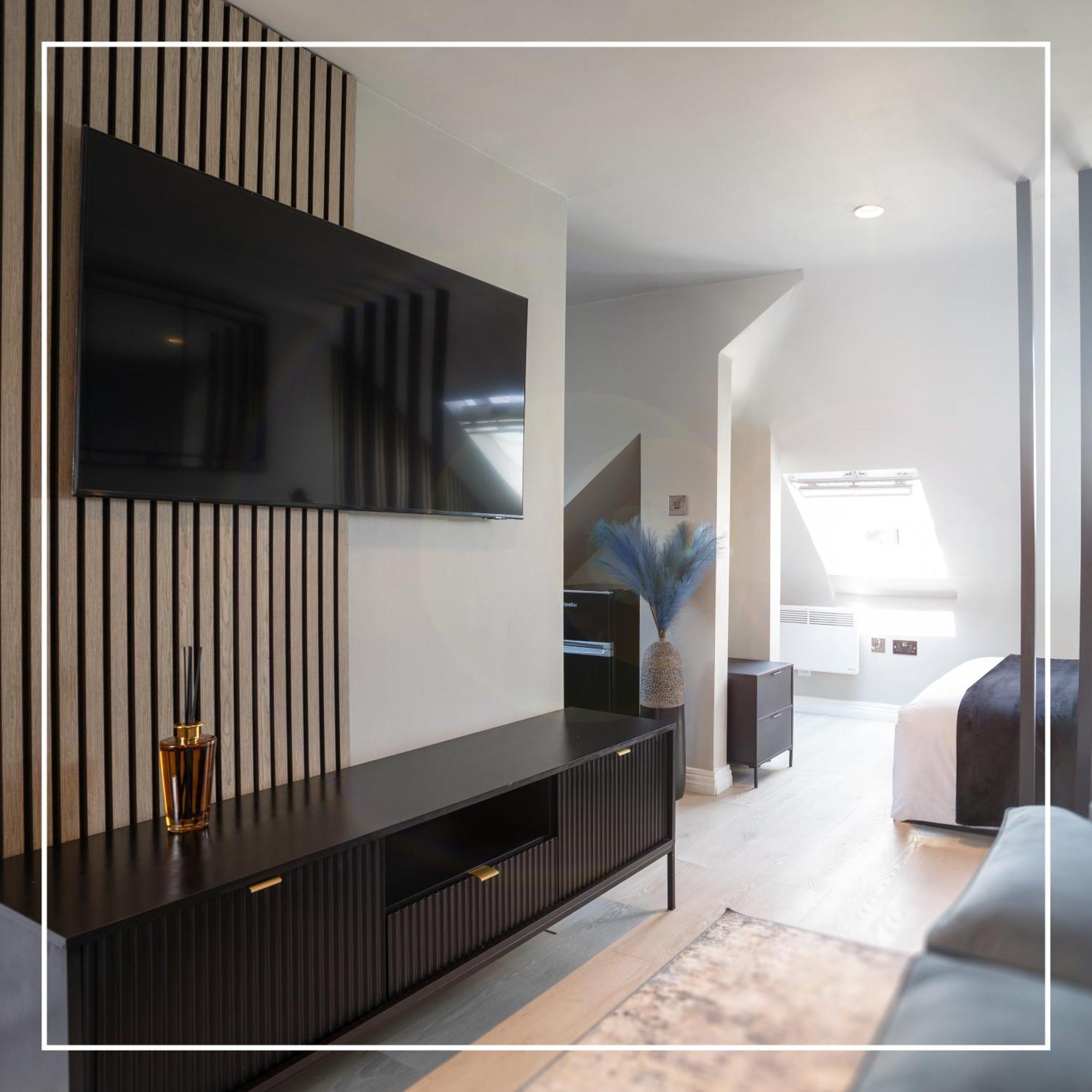Beautiful Studio Apartment - London ハウンズロー エクステリア 写真